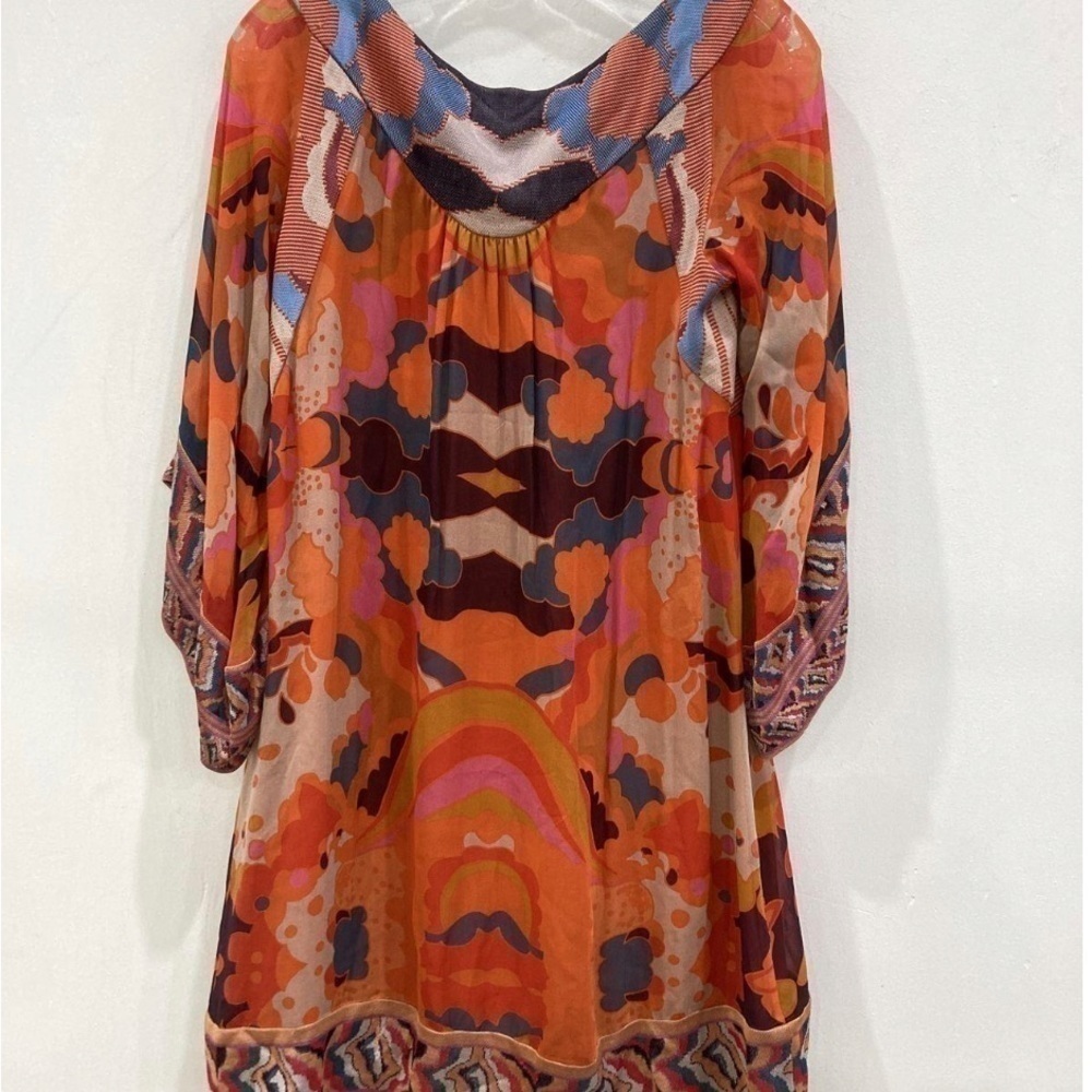 DVF vibrant fun mini dress. Sheer sleeves. - Picture 9 of 11